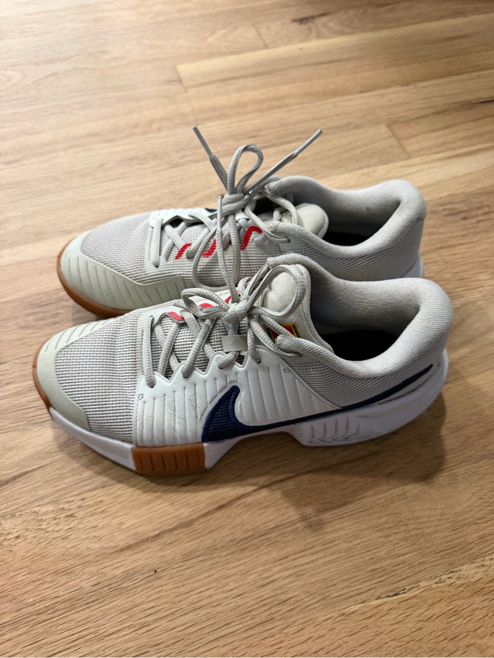 Nike 8.5 court shoes